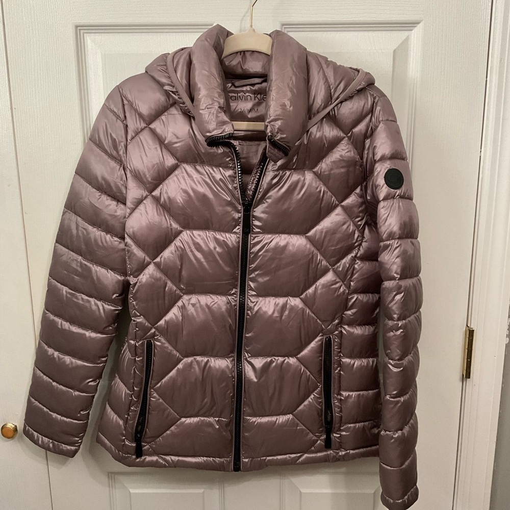 Calvin Klein packable jacket. Zip up. Quilted. Size M.